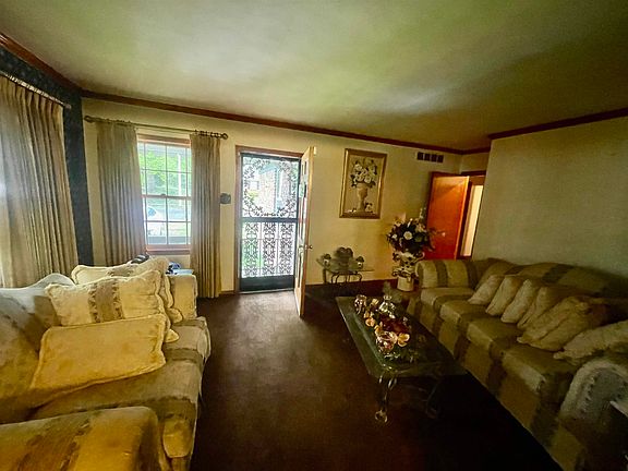3rd image of 3103 Rainier Dr