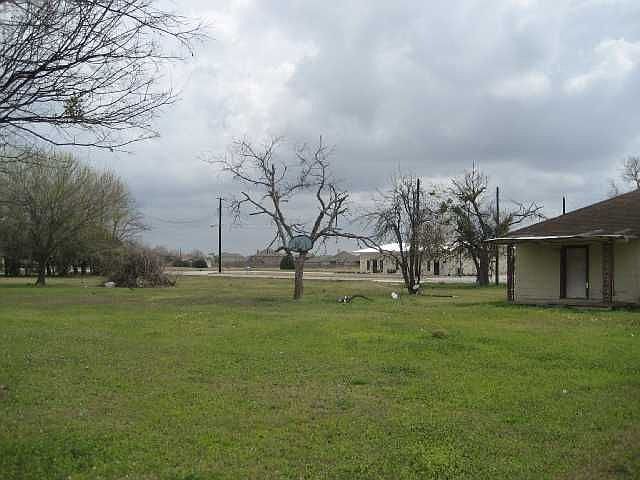 1st image of 210 E Austin Ave