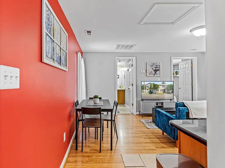 915 Lafayette Blvd #B — Photo 7