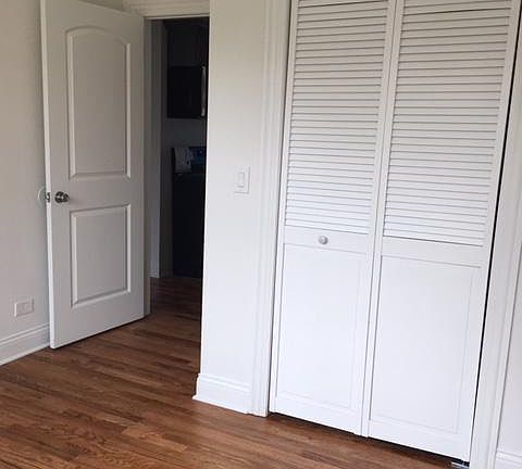 5th image of 4820 W Hutchinson St APT 6B
