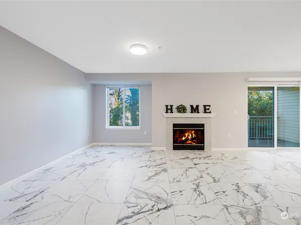 11002 SE Petrovitsky RD #F202, Renton, WA 98055