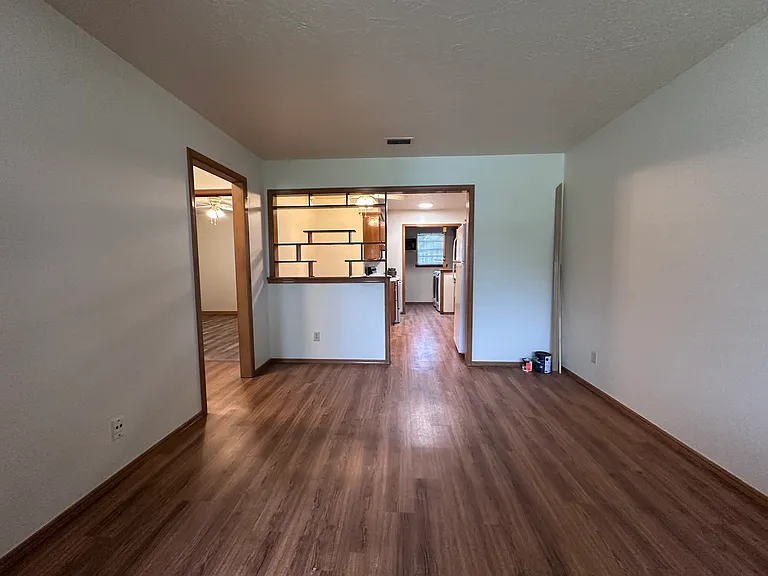 2035 Delaware Ln #2035 — Photo 3