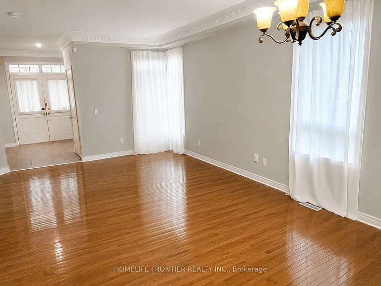 87 Estate Garden Dr — Photo 33