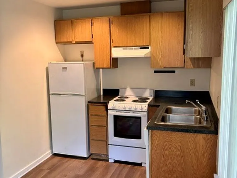 Tanglewood Apartments — Photo 8