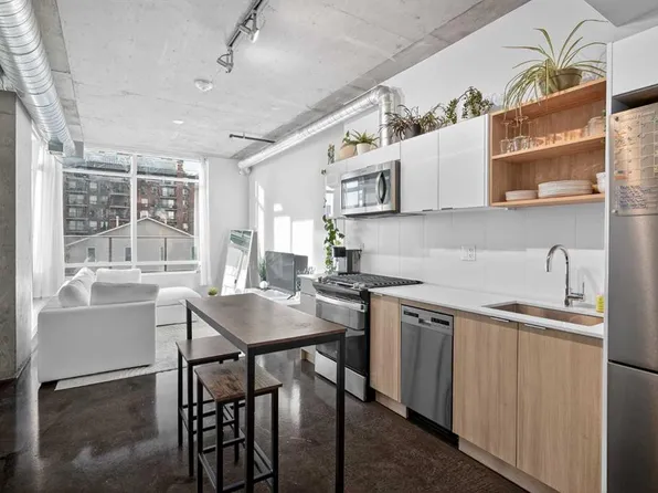 1319 N 14th Ave SW #203, Calgary, AB T3C 0W3