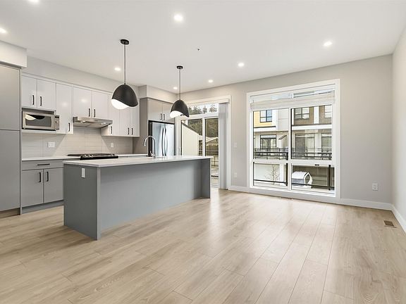 2nd image of 46150 Thomas Rd #211