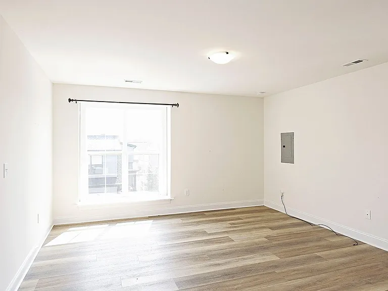 6842 Chancery Ln — Photo 5