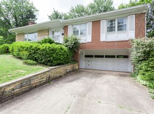 4906 36th St N, Arlington, VA 22207