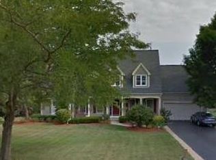 685 Saddle Rdg, Crystal Lake, IL 60012