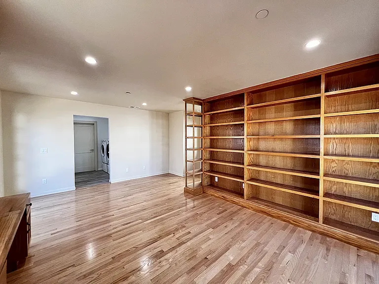 312 N Palm Dr — Photo 7