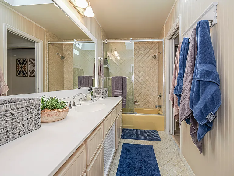 1405 Treasure Cove Ln — Photo 24