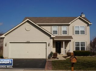 1976 Winchester Trl, Romeoville, IL 60446