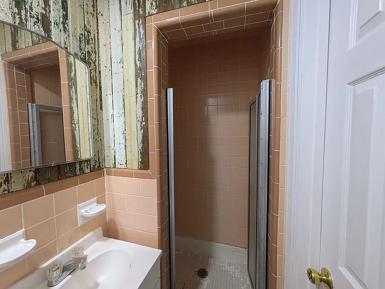 5251 Procter St — Photo 16