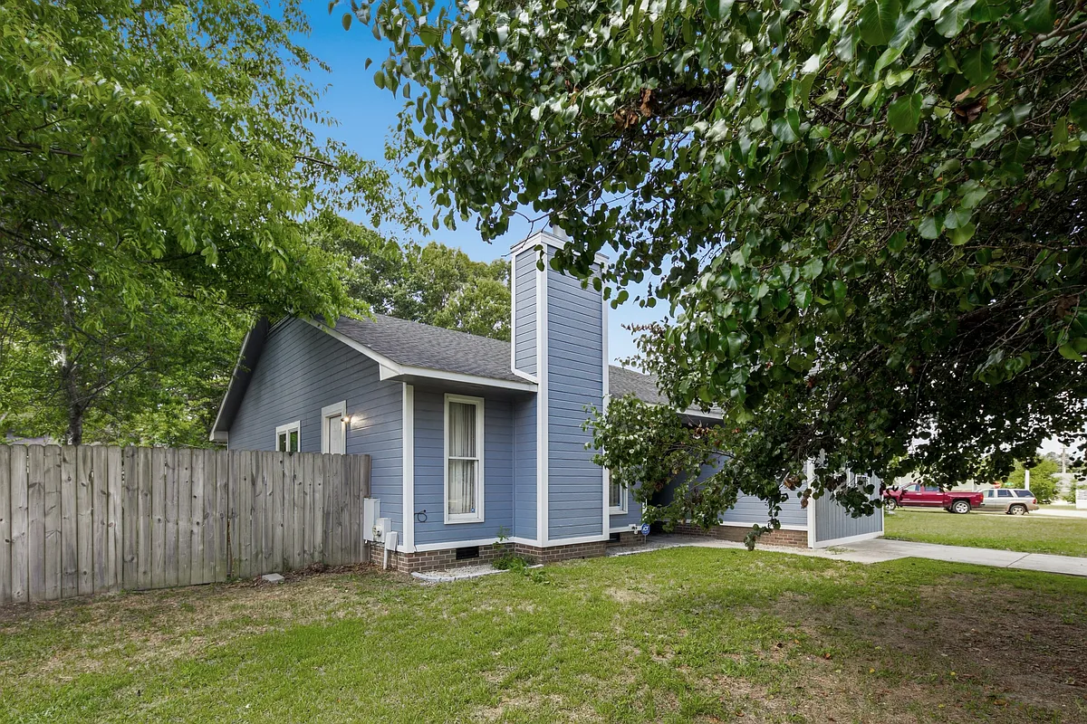 Building Photo - 6853 Marlowe Dr