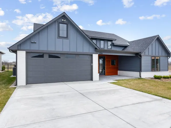 8306 W Waterway Ct, Maize, KS 67101