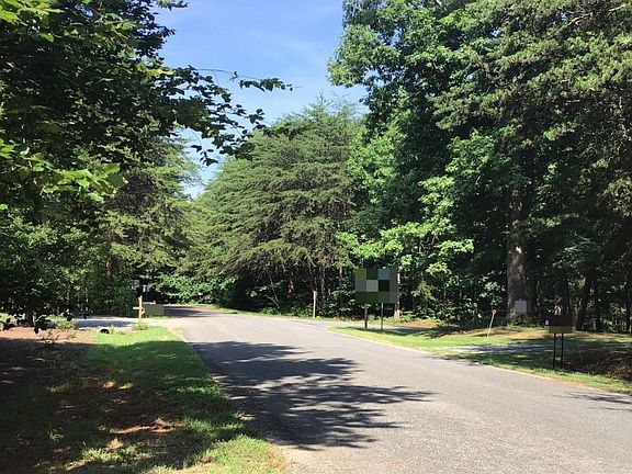 5th image of 541 Lake Anna Dr