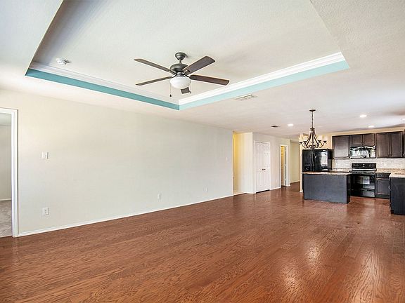 4th image of 304 Chert Ln