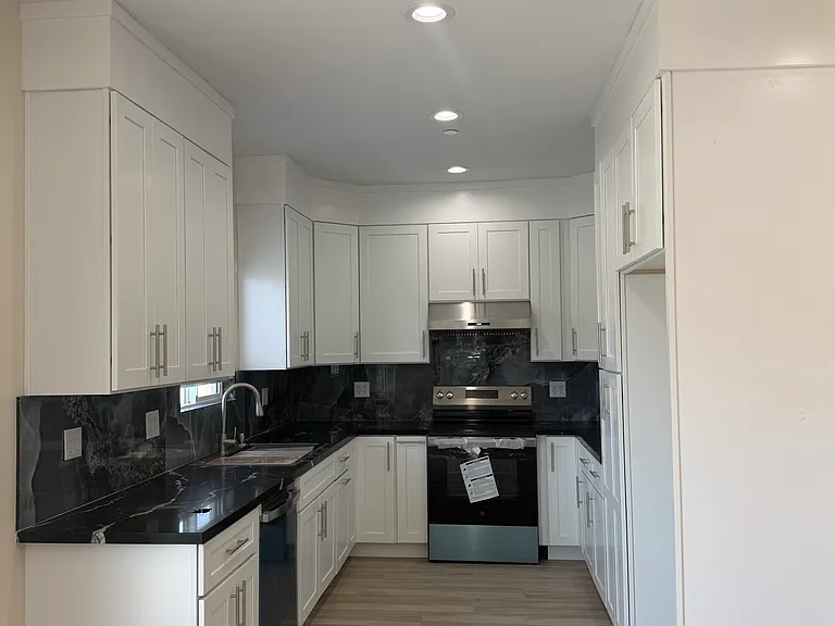 10925 Chapman Ave — Photo 14
