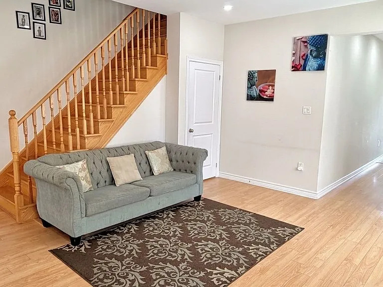 41 Crumlin Cres — Photo 10