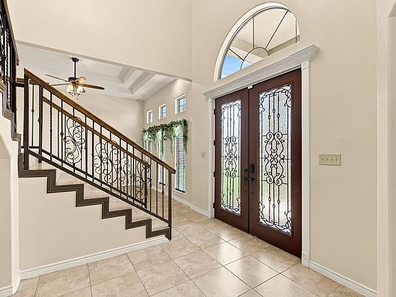 4th image of 3003 Dickinson Dr