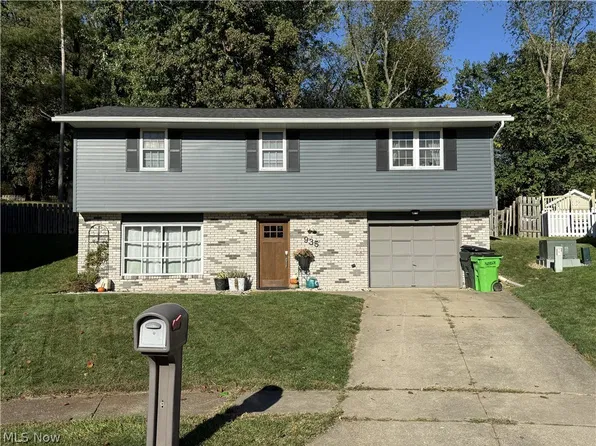 935 Chelsea Dr, Dover, OH 44622