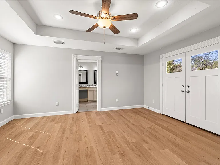 1941 Lynnview Dr — Photo 10