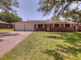 401 Leslie Dr, Bryan, TX 77802