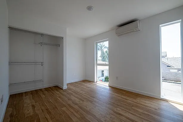 6757 Saranac — Photo 5