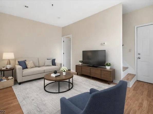 77 Swartswood Rd #B, Newton, NJ 07860