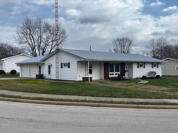 32 Circle Dr, New Bremen, OH 45869