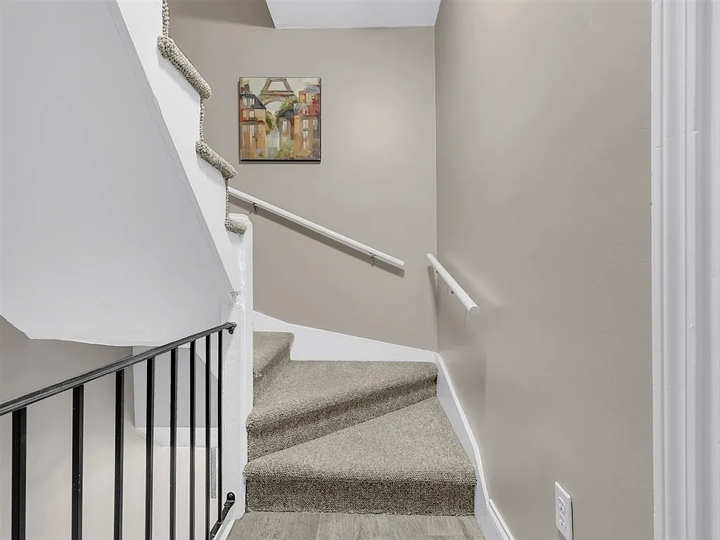 3 bed, 1.0 bath, 763 sqft, $4,200 — Photo 3