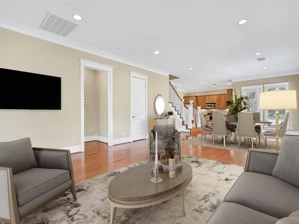 6 Barque Ln, Galveston, TX 77554