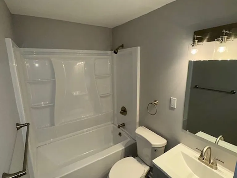 3017 E Riverside Dr — Photo 7