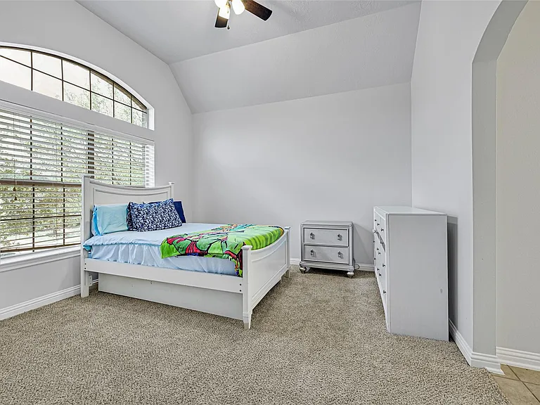 28214 Churchill Ct — Photo 34