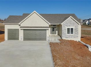 6045 Apache Dr, Shawnee, KS 66226