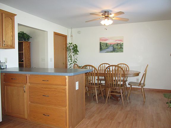 4th image of 364 Strawberry Dr