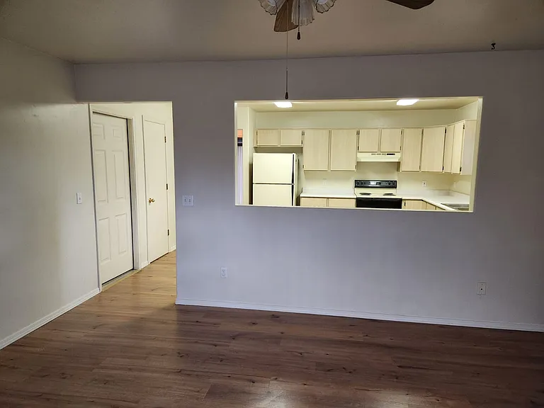 4581 McClintock Cir #B — Photo 7
