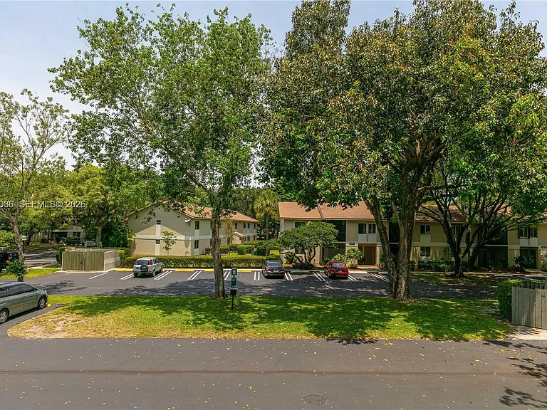 717 Gardens Dr #201 — Photo 32