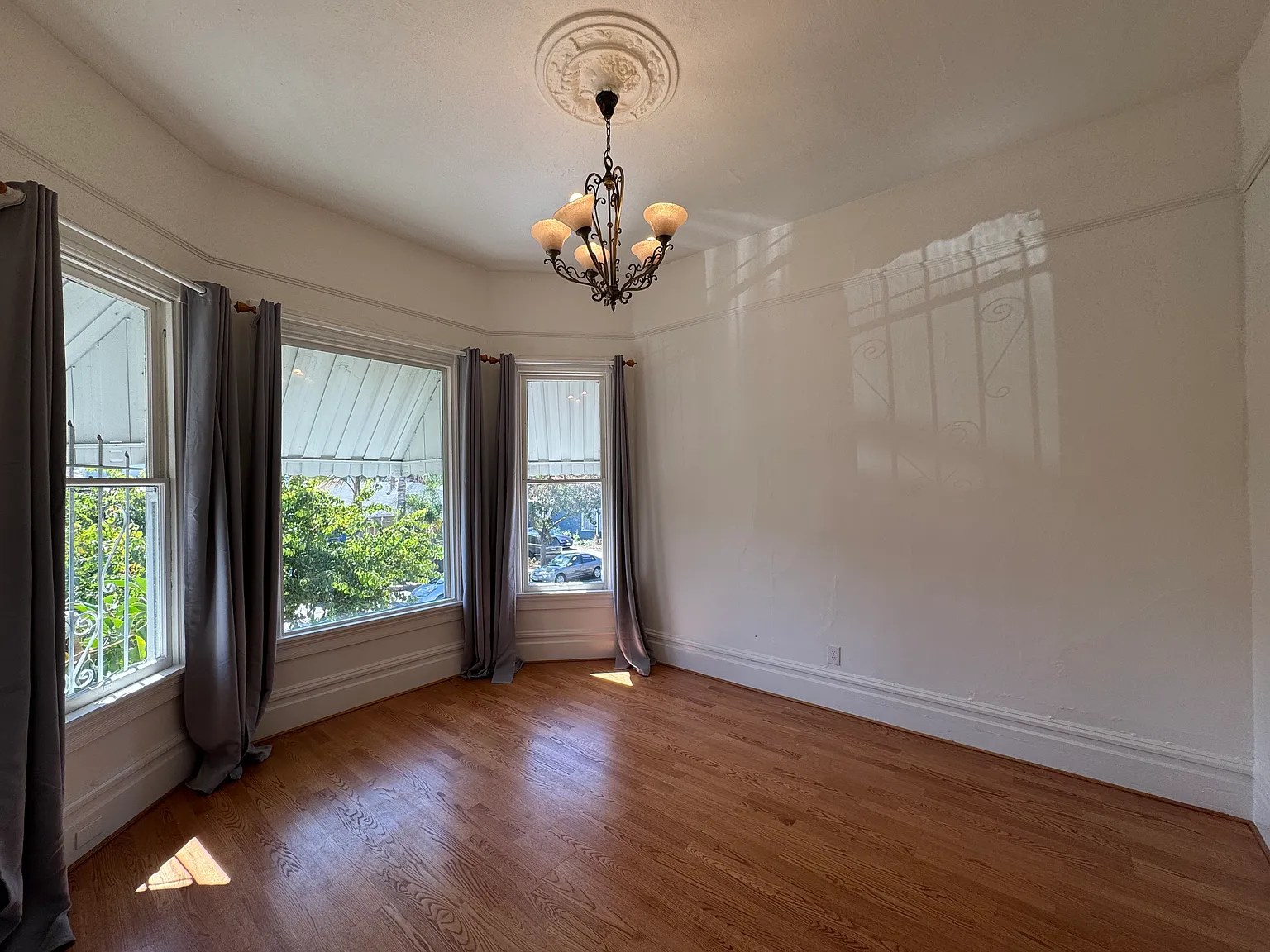 2 bed, 650 sqft, $2,995 — Photo 2