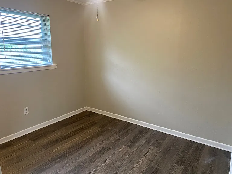 109 & 111 S Mitchell St #204 — Photo 11