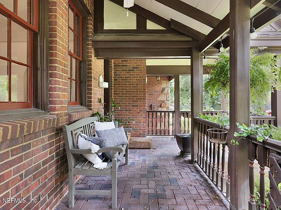 4th image of 1475 EDGEWOOD Circle