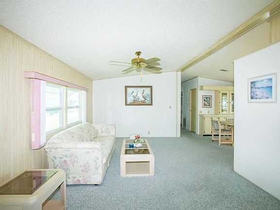 4th image of 1213 Barefoot Cir
