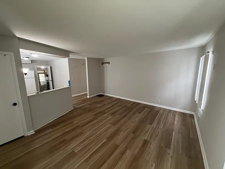 4925 Browne St — Photo 11