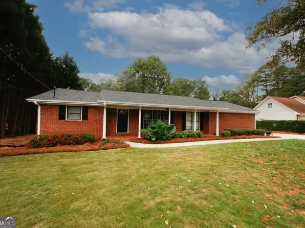 2533 Whispering Pines Dr, Grayson, GA 30017