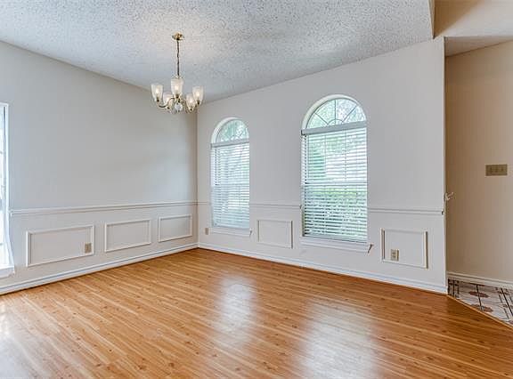4th image of 2903 Redstone Dr