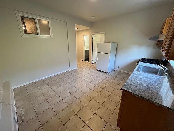 4th image of 2407B Turk St