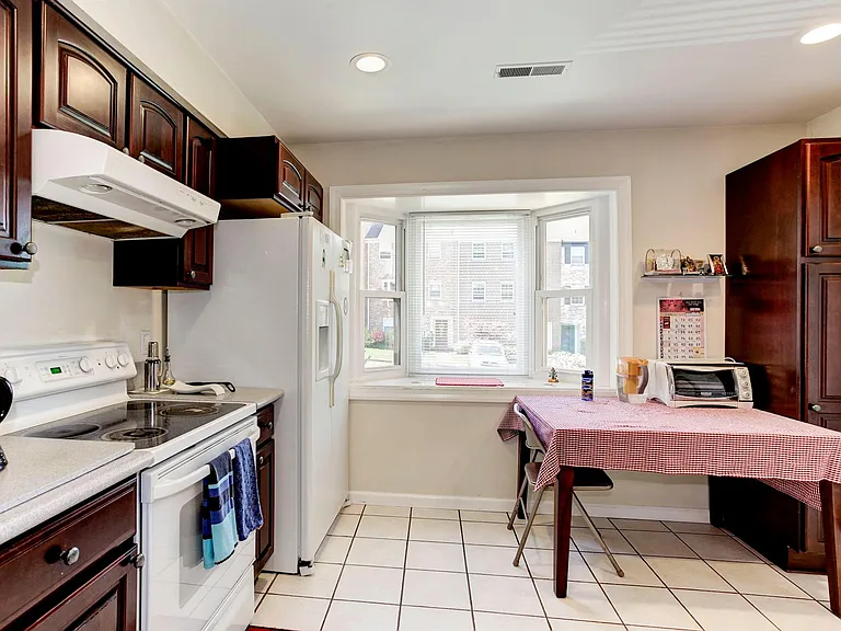 8156 Larkin Ln — Photo 8