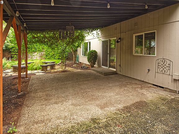 4th image of 18212 SE 20th Way