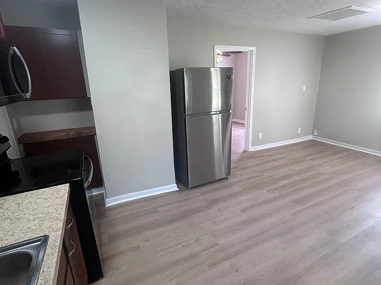 1219 E Perry St #1 — Photo 6