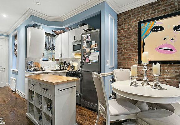3rd image of 283 W 11th St APT 4W